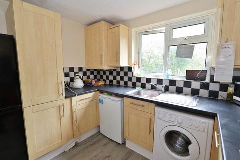 142 Highfield Road, Romford, RM5 3AG