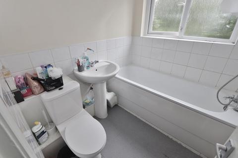 142 Highfield Road, Romford, RM5 3AG