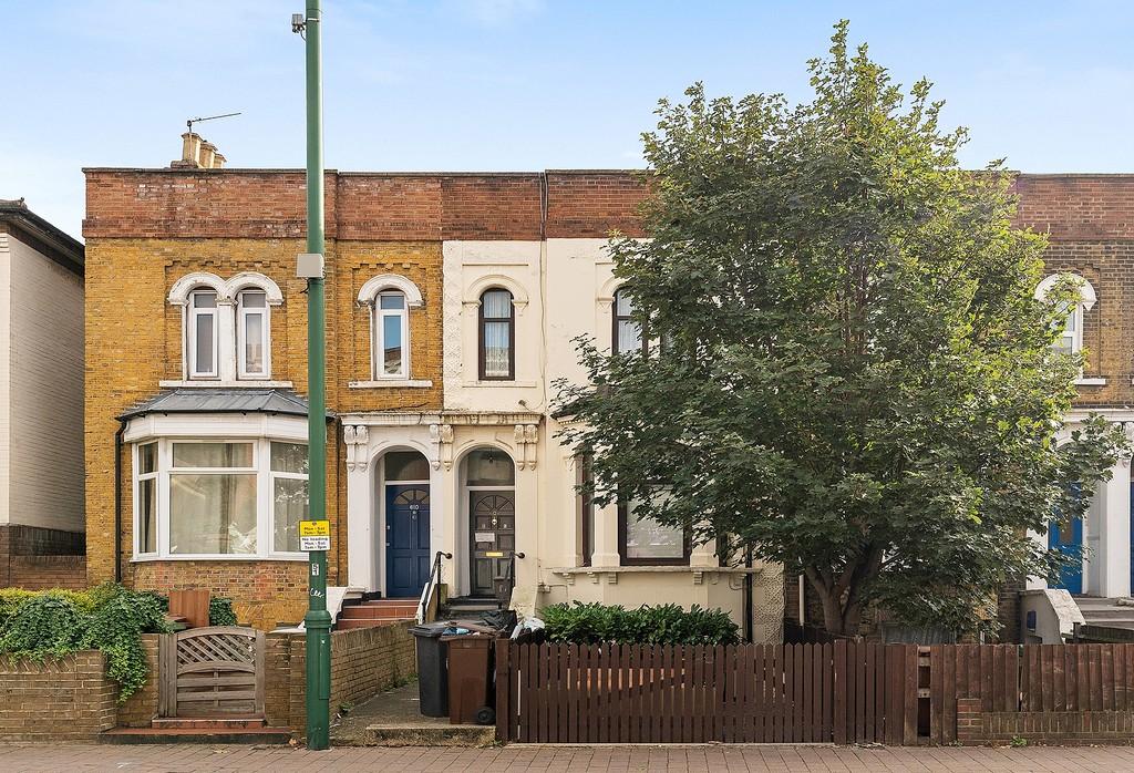 High Road, Leytonstone 2 bed apartment £400,000
