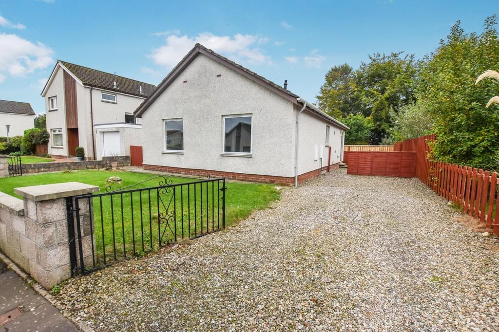 Cedar Avenue, Blairgowrie 2 bed detached bungalow £200,000