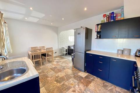 136 High Road, Dartford, DA2 7DW