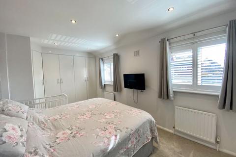 136 High Road, Dartford, DA2 7DW
