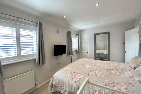 136 High Road, Dartford, DA2 7DW