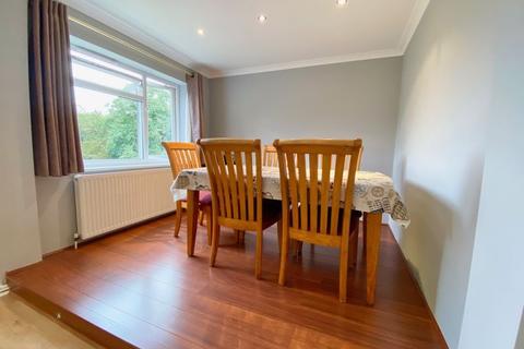 12 The Mount, Bexleyheath, DA6 7PE