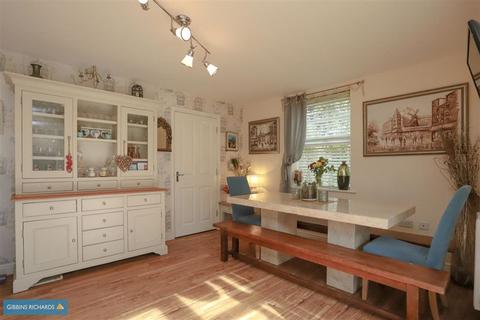 49 Collett Road, Norton Fitzwarren, Taunton, TA2 6DB