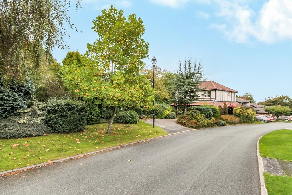 chessington-close-appleton-warrington-wa4-5-bed-detached-house