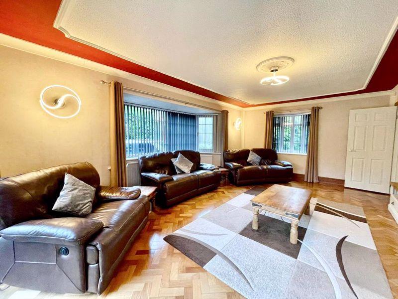 Little Sutton Lane, Four Oaks, Sutton Coldfield, B75 6SW 4 bed detached