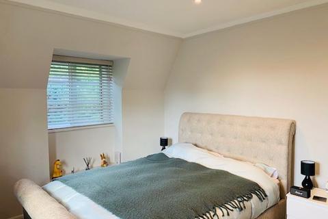 3 bedroom flat to rent, Litchfield Way, Hampstead Garden Suburb, NW11