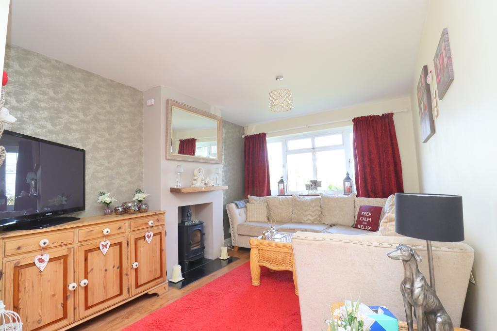 Harlington Road, Sharpenhoe, Bedfordshire, MK45 4SG 2 bed semidetached