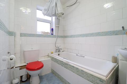 23 West Way, Luton, LU2 8DZ