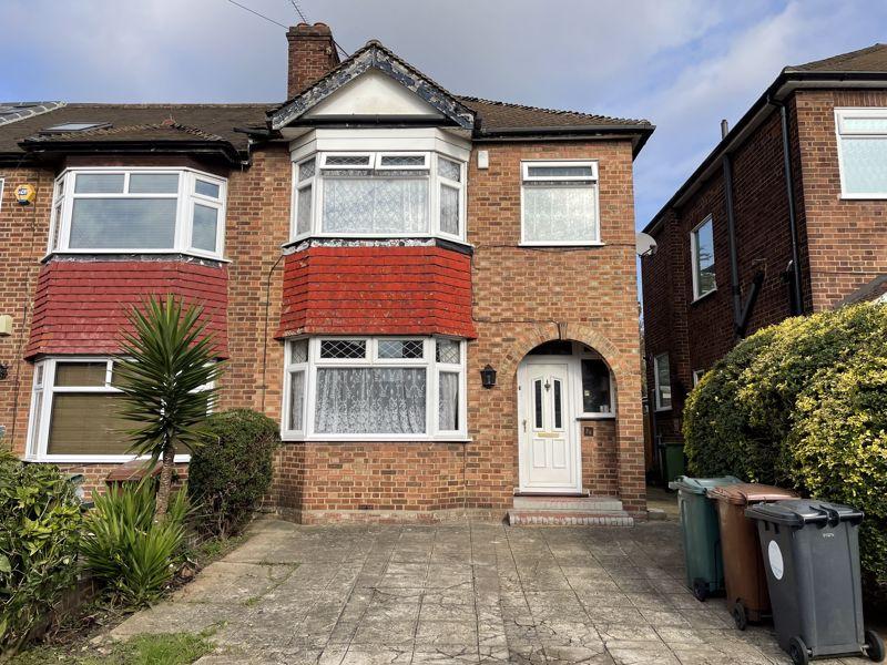 Trevose Road, Walthamstow, E17 3 bed semidetached house £1,700 pcm