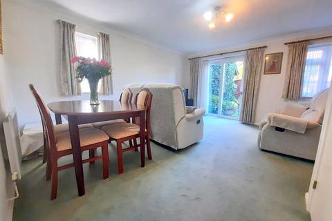 276 Westmacott Drive, Feltham, TW14 9XA
