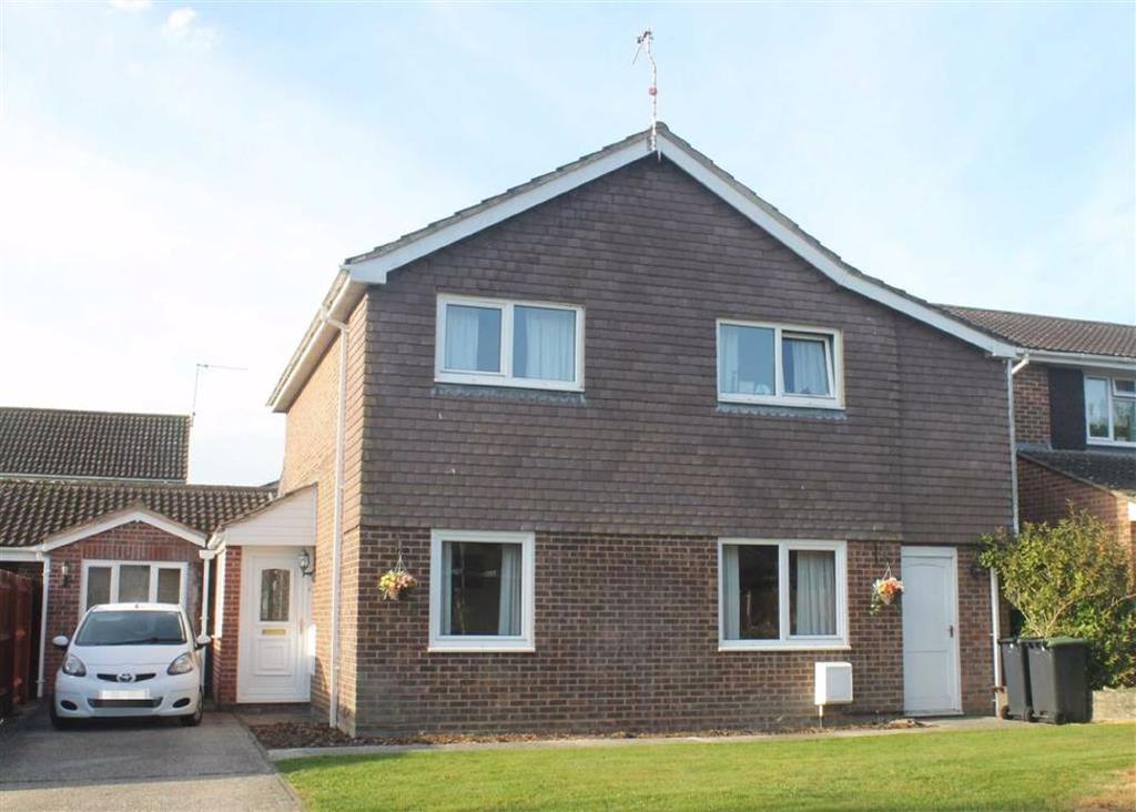 Hambledon Gardens, Blandford Forum... 5 bed detached house £435,000