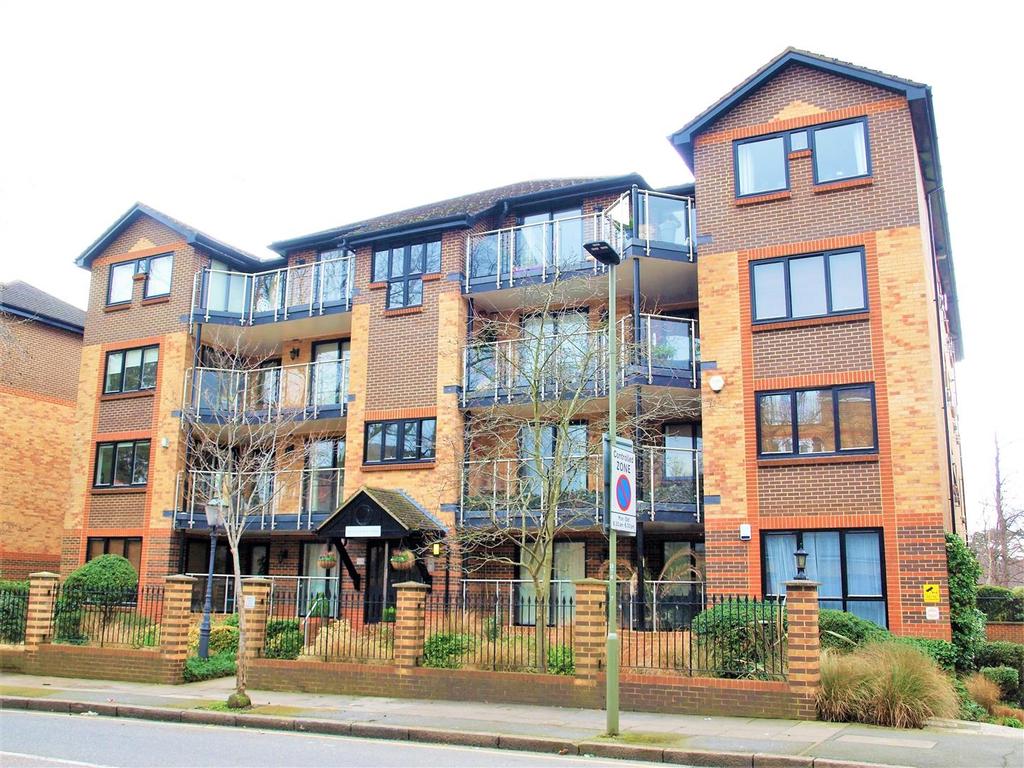 Blyth Road, Bromley, BR1 2 bed apartment £425,000