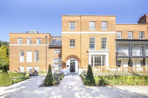 2 bedroom apartment for sale, Rosary Manor, NW7