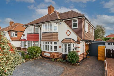 15 Fairford Gardens, Worcester Park, KT4 7BQ