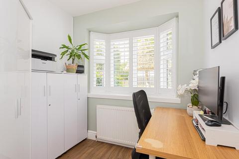 15 Fairford Gardens, Worcester Park, KT4 7BQ