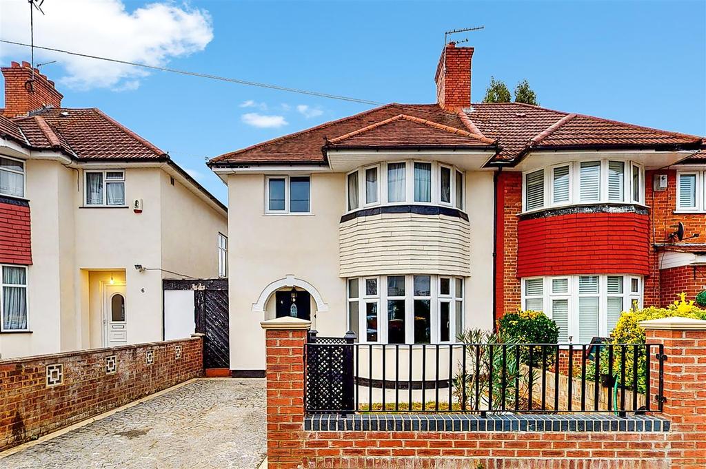 Medway Gardens, Wembley 3 bed semidetached house for sale £615,000