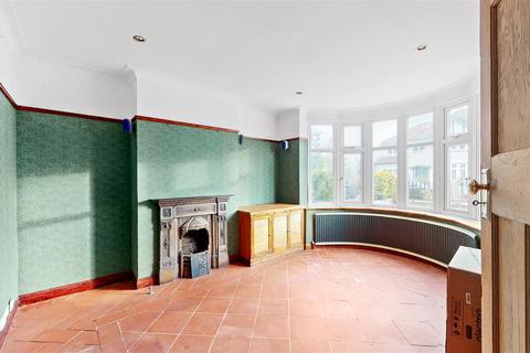 4 Medway Gardens, Wembley, HA0 2RN