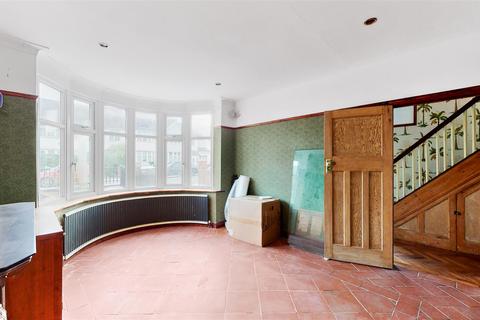 4 Medway Gardens, Wembley, HA0 2RN
