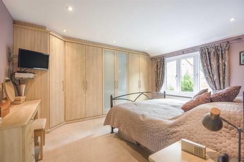 6 Morlais, Emmer Green, Reading, RG4 8PQ