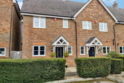 8 Buckingham Gate, Emmer Green, Reading, RG4 8RT