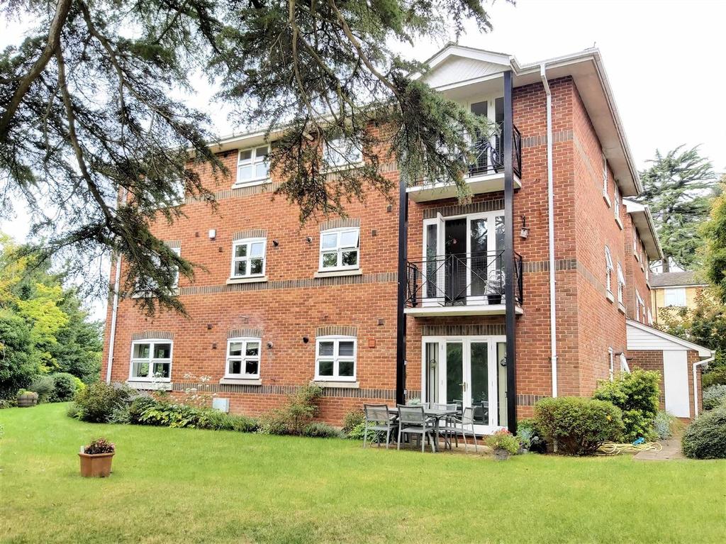 Warren House Court, St. Peters Avenue Caversham, Reading 2 bed