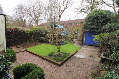 2 Green Walk, Manchester, M16 9RF