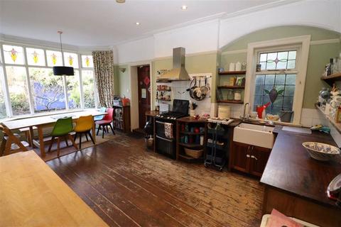 2 Green Walk, Manchester, M16 9RF