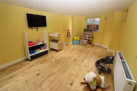 2 Green Walk, Manchester, M16 9RF