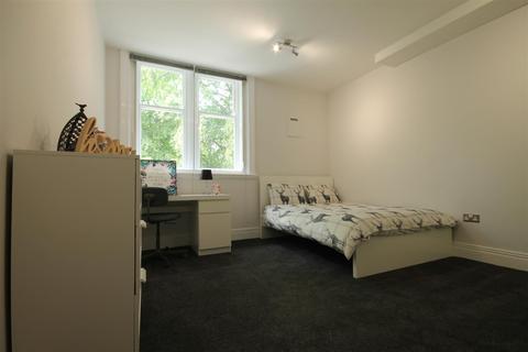 5 bedroom apartment to rent - Huntsmoor House, Spital Tongues