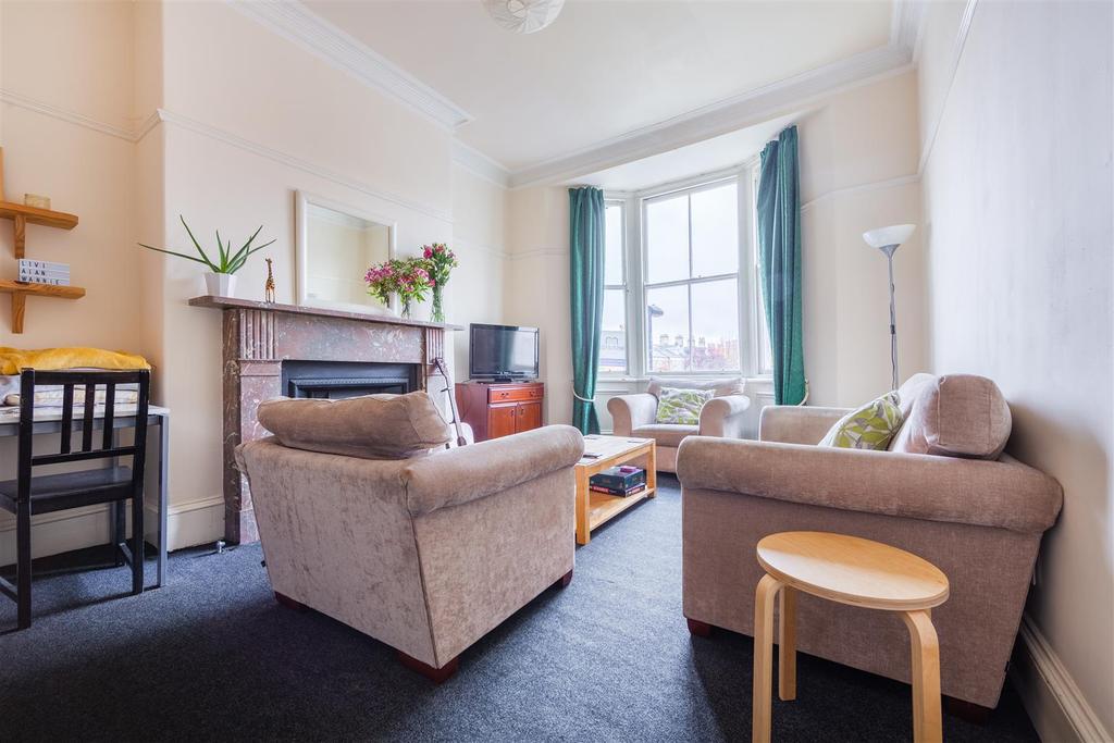 14 A Mistletoe rd - hi.jpg