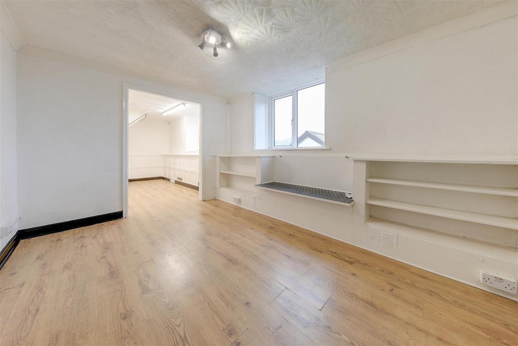 The Old Chapel, Bury Road, Rawtenstall, Rossendale Property £440 pcm (£102 pw)