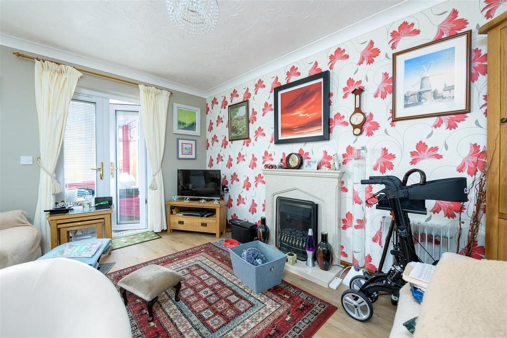 Saddlers Way, Fishtoft, Boston 3 bed end of terrace house £155,000
