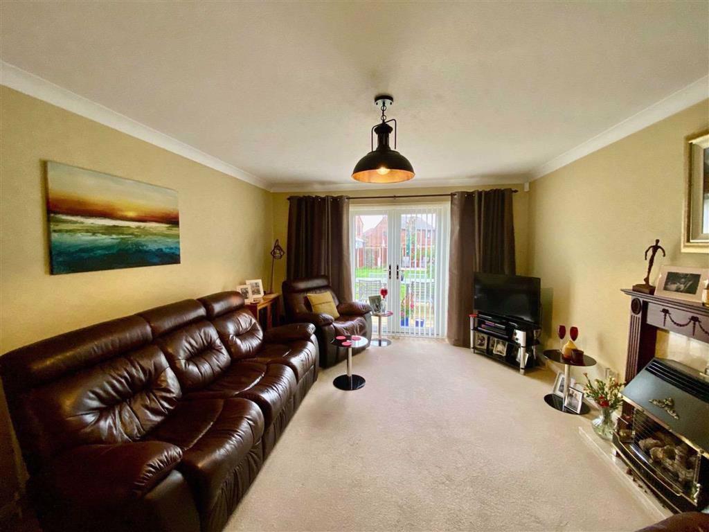 Windrush Drive, Hinckley 3 bed detached house £350,000