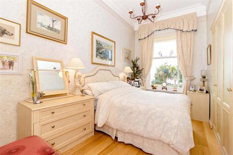 2 bedroom flat for sale - Heene Terrace, Worthing