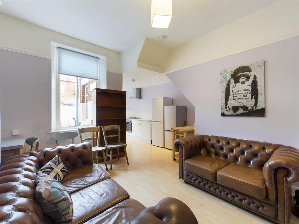 (£82pppw) Cardigan Terrace, Heaton, NE6 4 bed terraced house £1,421