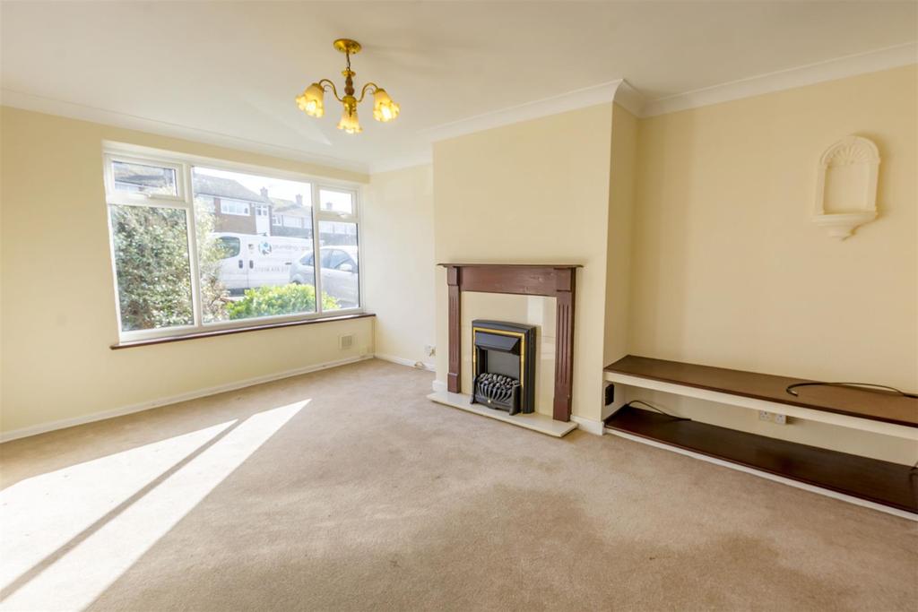 Brackendale Avenue, Arnold 3 bed semidetached house £200,000