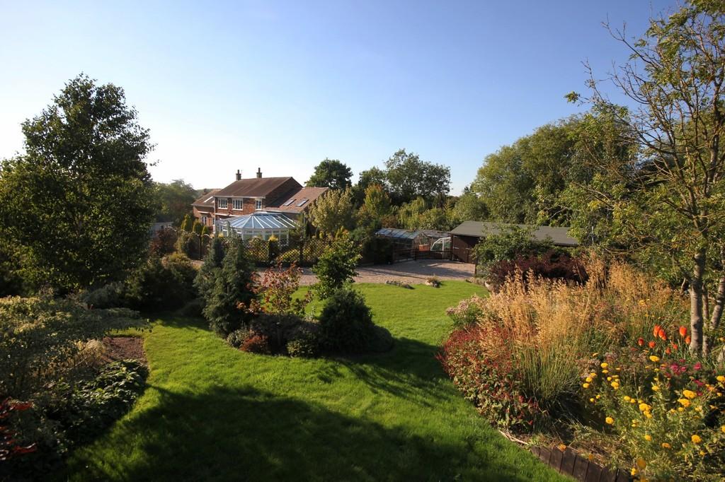 Melton Road, BurtonontheWolds 5 bed detached house £595,000