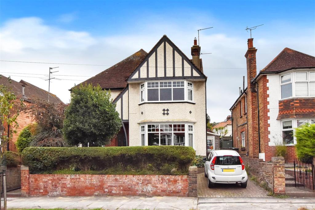 Victoria Drive, Eastbourne 4 bed detached house £625,000