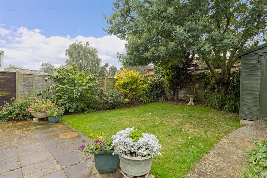 Upper Boundstone Lane, Sompting, Lancing 2 bed semidetached bungalow £375,000
