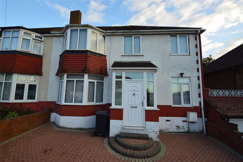 Ripon Gardens, Ilford, Essex, IG1 4 bed semidetached house £2,300