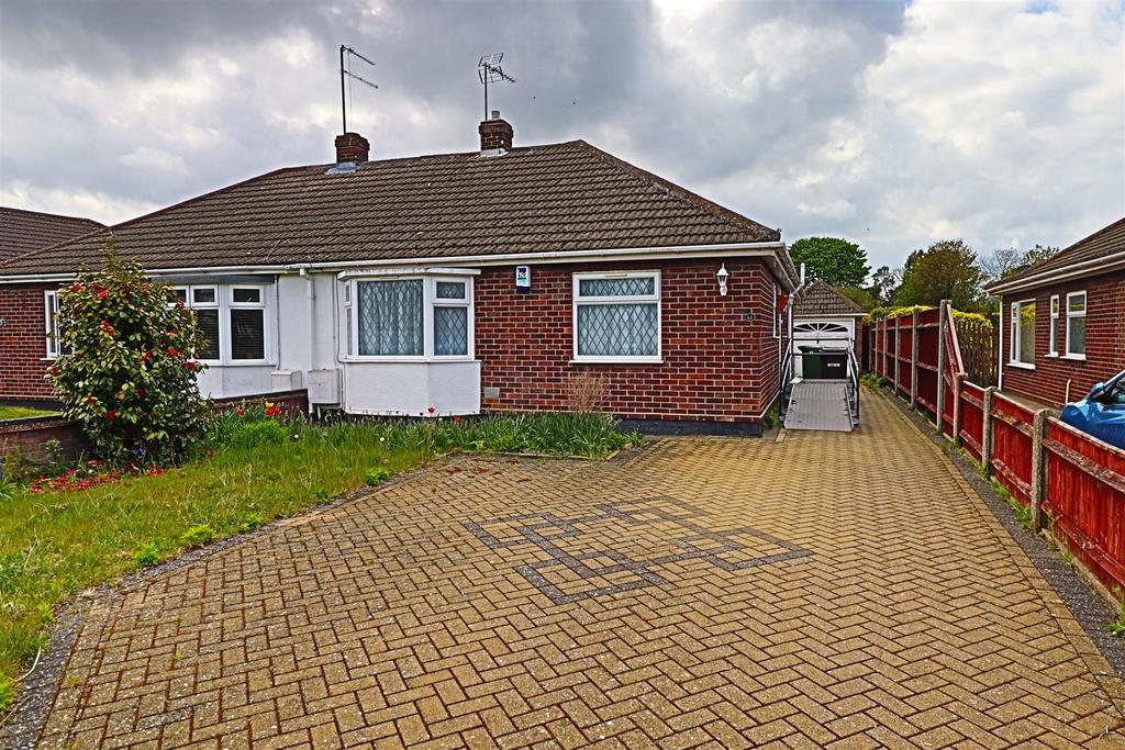 Gunton St. Peters Avenue, Gunton, Lowestoft 2 bed semidetached