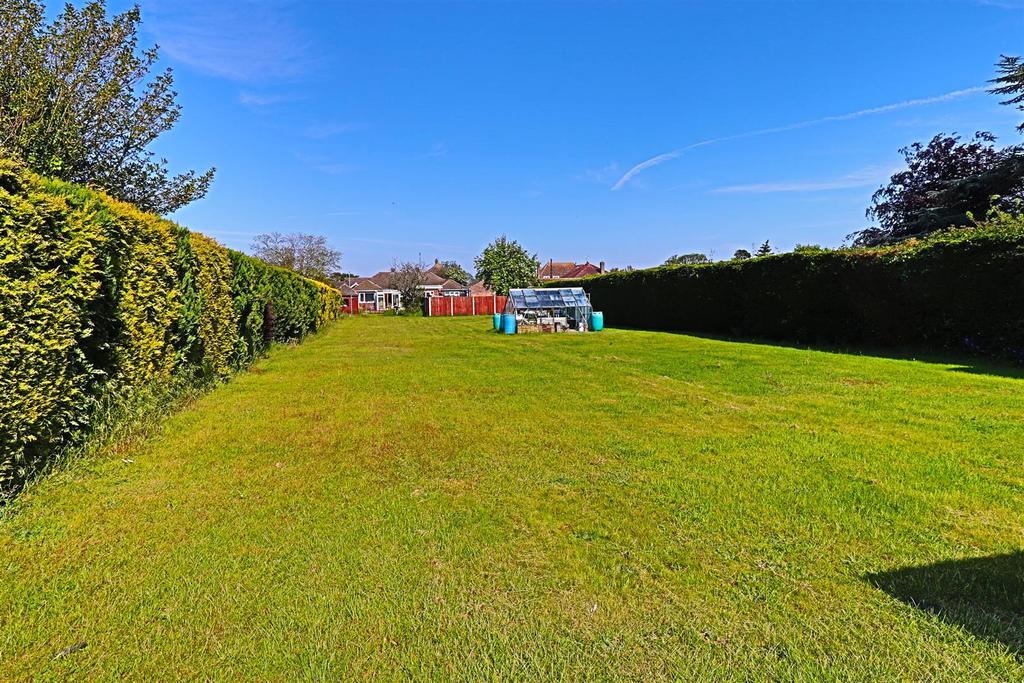 Gunton St. Peters Avenue, Gunton, Lowestoft 2 bed semidetached