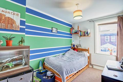 117 Broadway, Horsforth, Leeds, LS18 4HL