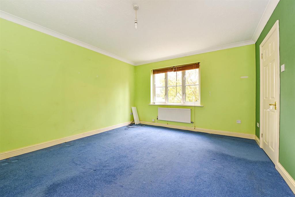 Leyton Way, Andover 3 bed semidetached house £300,000