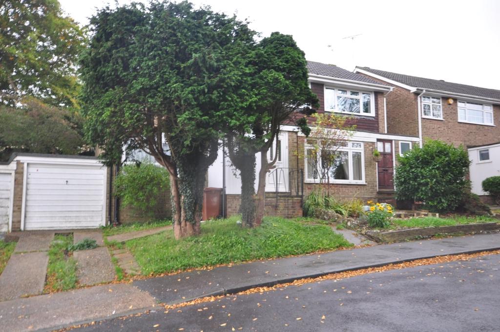 Sundridge Drive Walderslade ME5 3 bed semidetached house £1,100 pcm