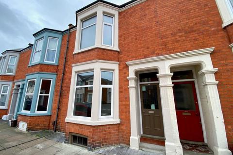 52 Cedar Road, Northampton, NN1 4RW