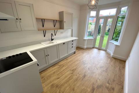 52 Cedar Road, Northampton, NN1 4RW