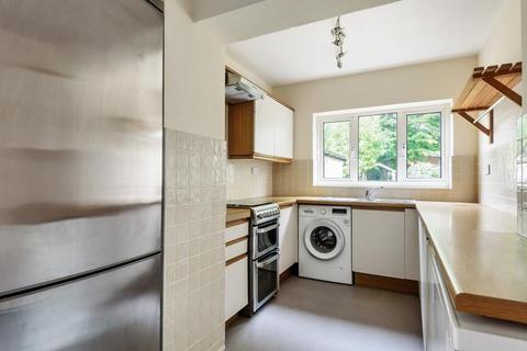 3 bedroom semi-detached house to rent, Quarrendon Road,  Amersham,  HP7